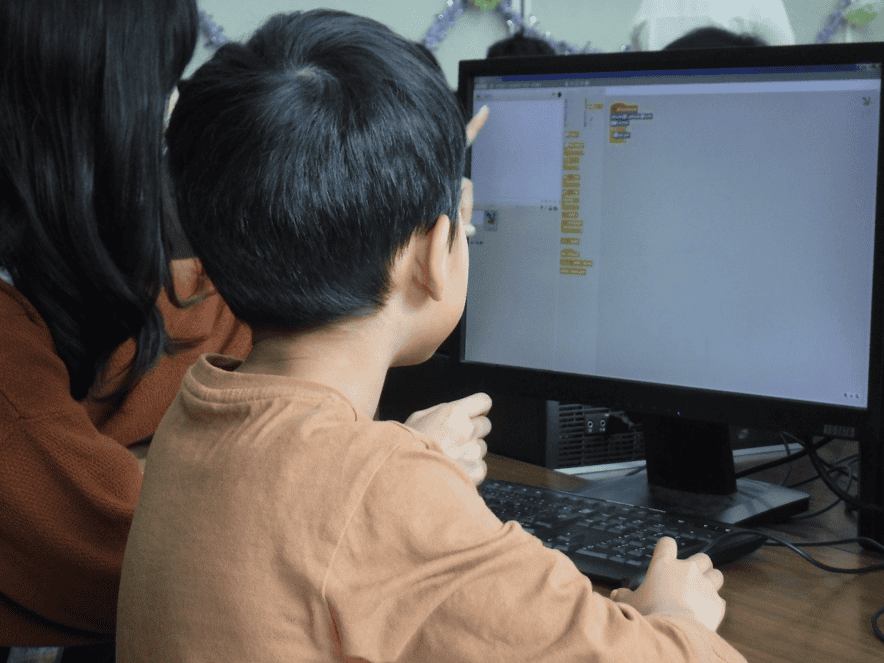 小学校でプログラミング教育が必修化