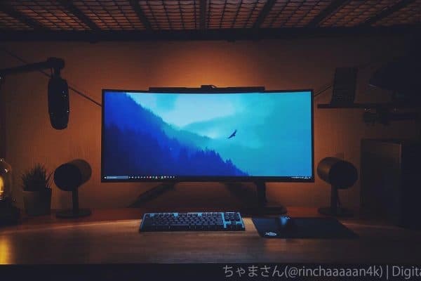 ちゃまさんのPCデスク正面画像