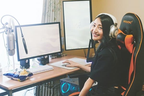 自作PC女子るなさんのアイキャッチ画像